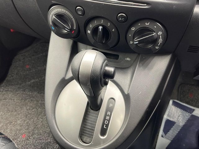 MAZDA DEMIO 2013 Image 31