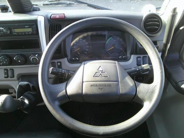 MITSUBISHI CANTER 2023 Image 31