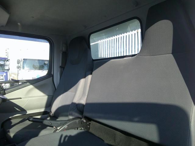 MITSUBISHI CANTER 2023 Image 31