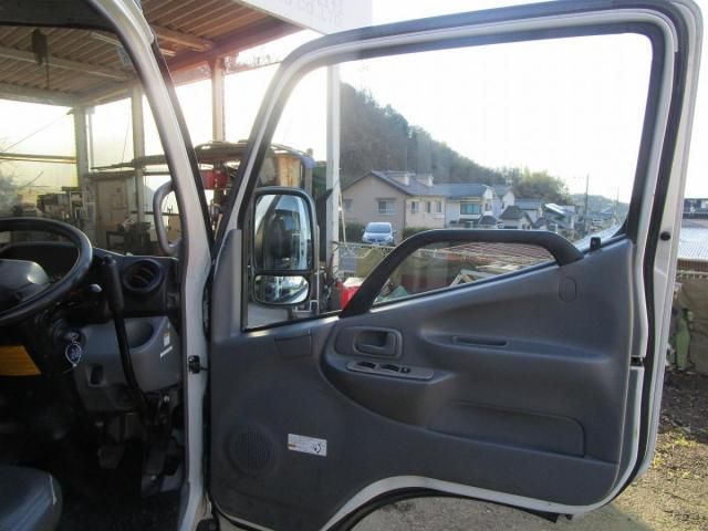 HINO DUTRO 2012 Image 31