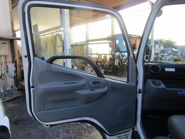 HINO DUTRO 2012 Image 31