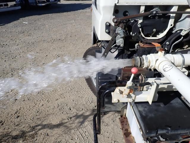 MITSUBISHI CANTER 2018 Image 31