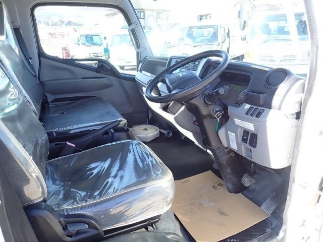 MITSUBISHI CANTER 2018 Image 31