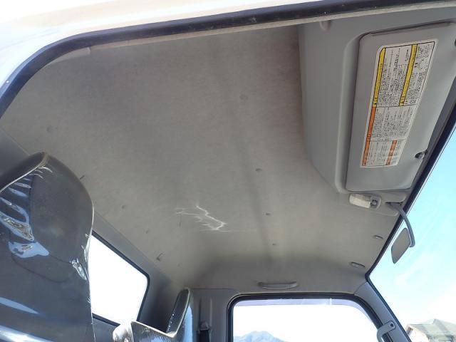 MITSUBISHI CANTER 2018 Image 31