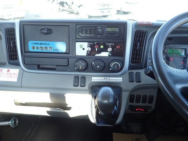 MITSUBISHI CANTER 2018 Image 31