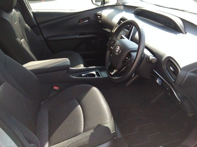 TOYOTA PRIUS 2021 Image 31