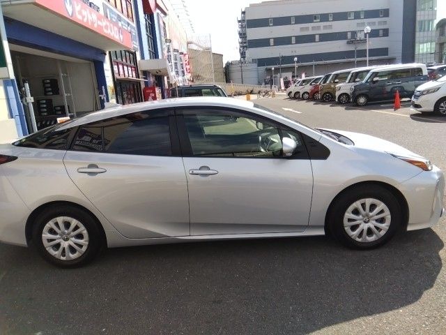 TOYOTA PRIUS 2021 Image 31