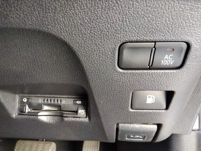 TOYOTA PRIUS 2021 Image 31