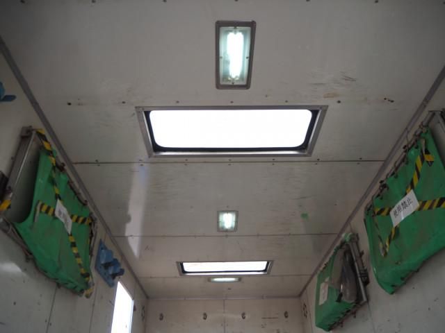 ISUZU FORWARD 2004 Image 31