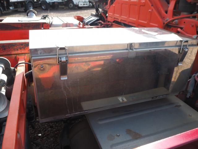 NISSAN DIESEL QUON 2015 Image 31