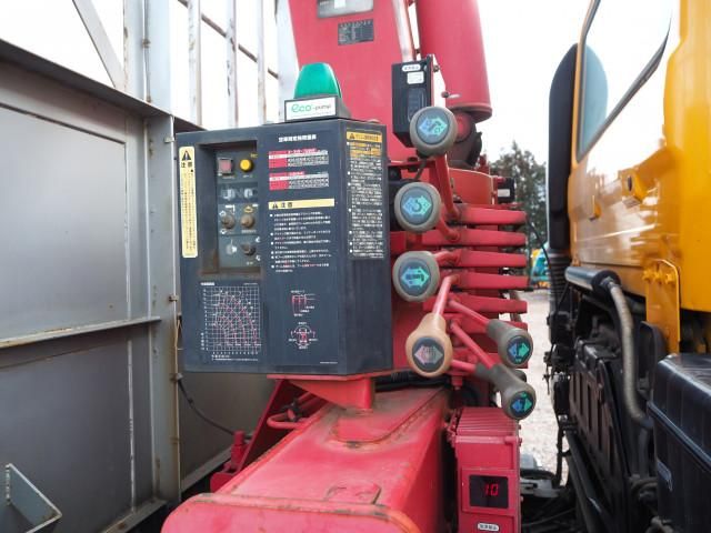 NISSAN DIESEL QUON 2012 Image 31