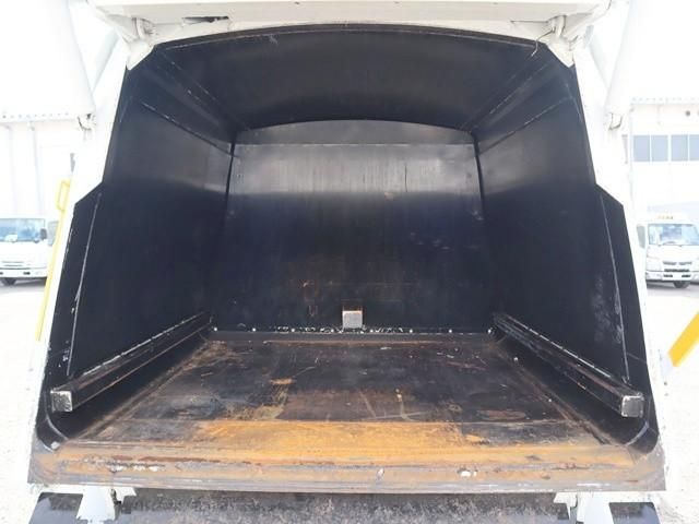 MITSUBISHI CANTER 2025 Image 31