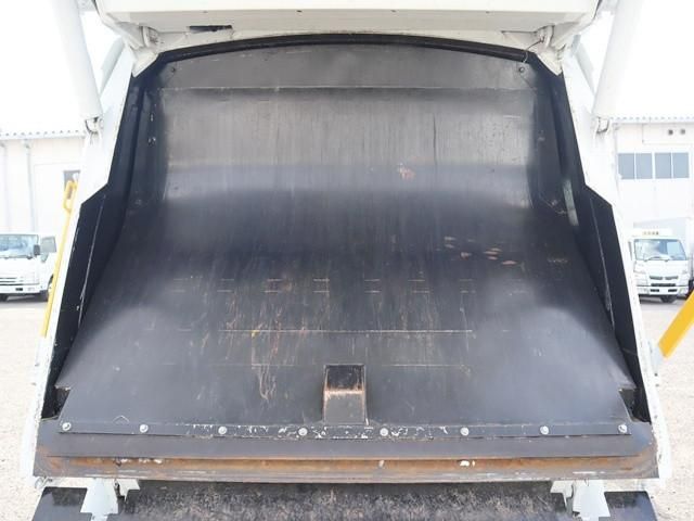 MITSUBISHI CANTER 2025 Image 31