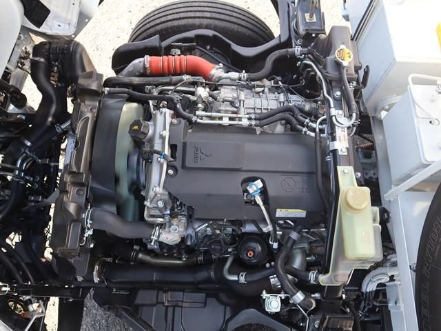 MITSUBISHI CANTER 2025 Image 31