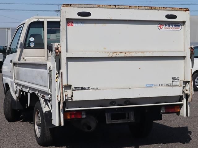 TOYOTA LITEACE TRUCK 2WD 2005 Image 31