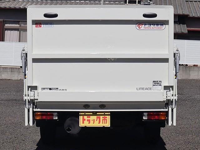 TOYOTA LITEACE TRUCK 2WD 2005 Image 31