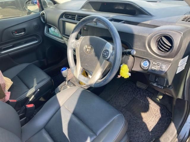 TOYOTA AQUA 2013 Image 31