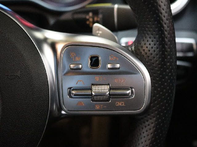 MERCEDES BENZ C CLAS 2019 Image 31