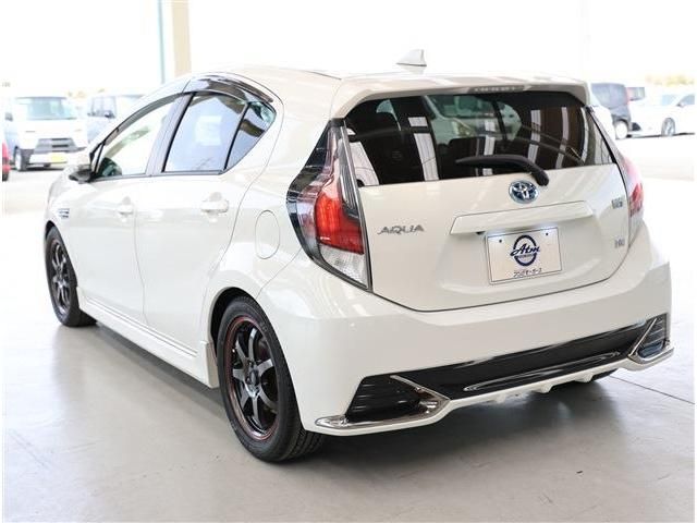 TOYOTA AQUA 2015 Image 31