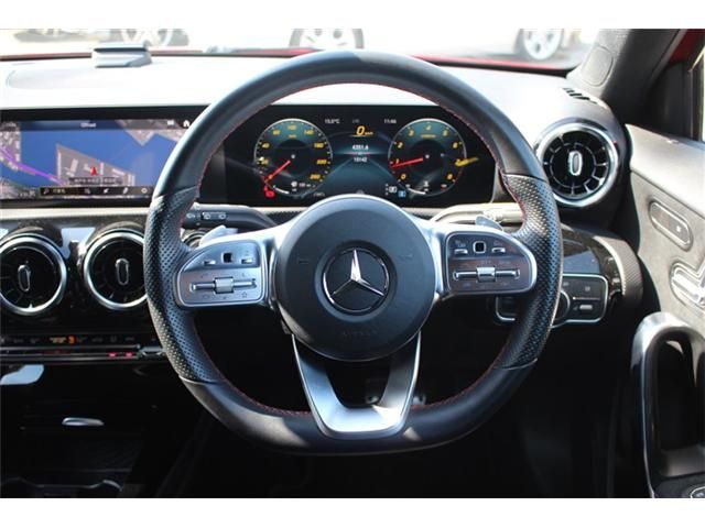 MERCEDES BENZ A CLAS 2018 Image 31