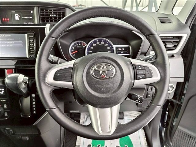 TOYOTA TANK 4WD 2017 Image 31