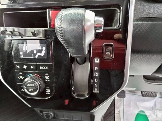 TOYOTA TANK 4WD 2017 Image 31