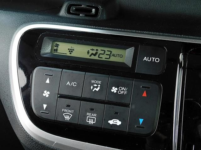 HONDA N BOX 2017 Image 31