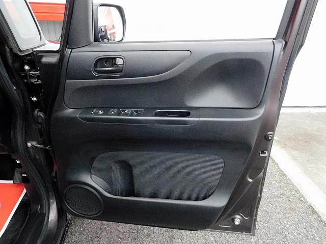 HONDA N BOX 2017 Image 31