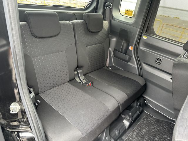 DAIHATSU WAKE 2017 Image 31