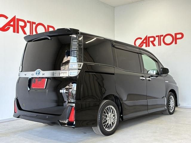TOYOTA VOXY HYBRID 2019 Image 31