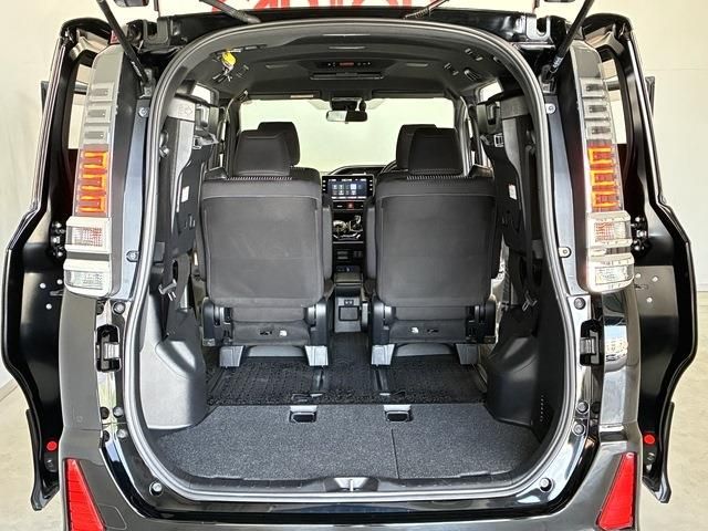 TOYOTA VOXY HYBRID 2019 Image 31