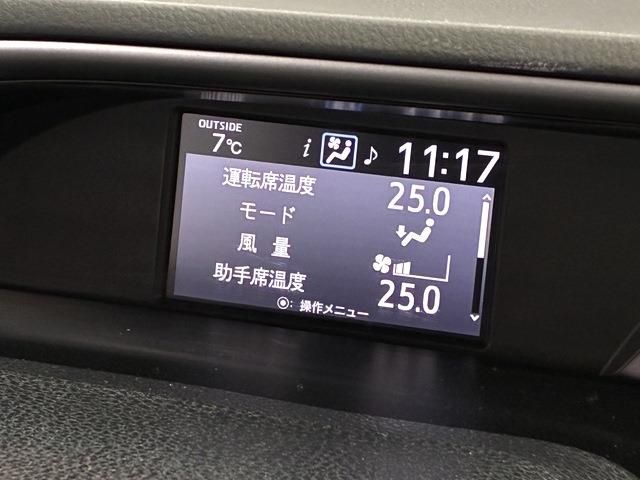 TOYOTA VOXY HYBRID 2019 Image 31