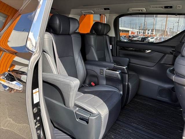 TOYOTA ALPHARD 2019 Image 31