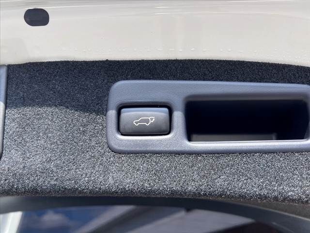 TOYOTA HARRIER 2WD 2017 Image 31