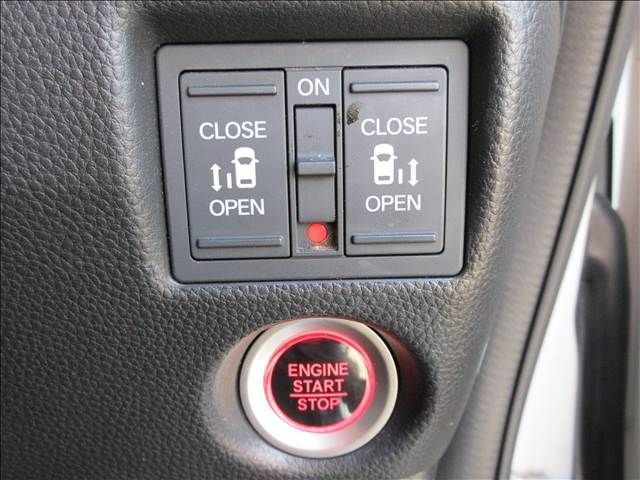 HONDA N BOX CUSTOM 2018 Image 31