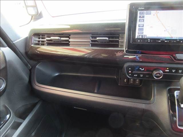 HONDA N BOX CUSTOM 2018 Image 31