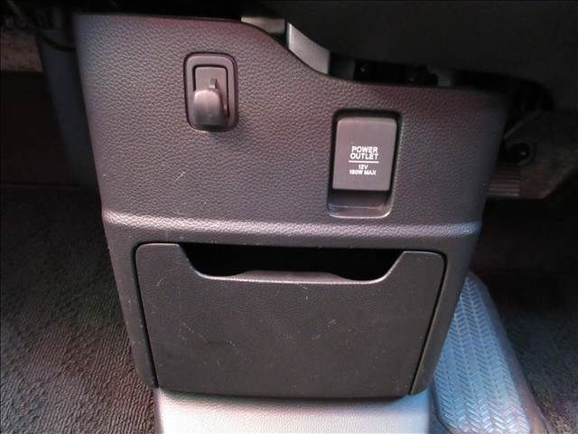 HONDA N BOX CUSTOM 2018 Image 31