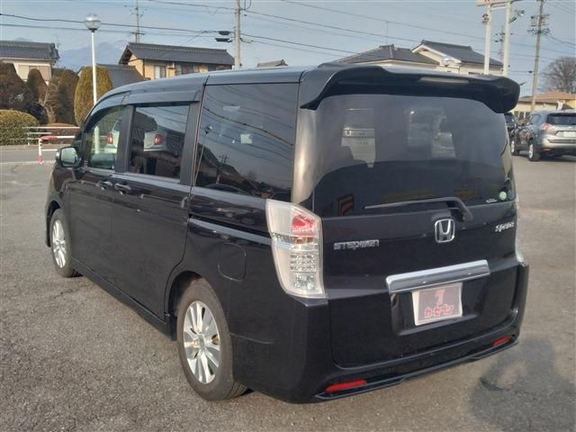 HONDA STEPWAGON SPADA 2011 Image 31