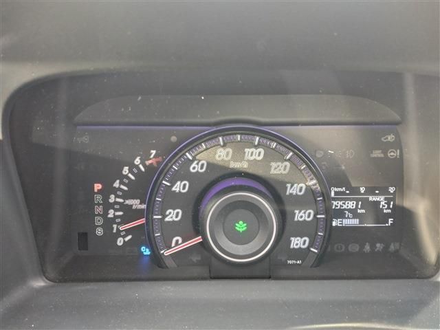 HONDA STEPWAGON SPADA 2011 Image 31