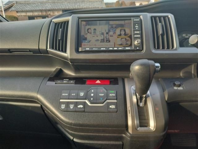 HONDA STEPWAGON SPADA 2011 Image 31