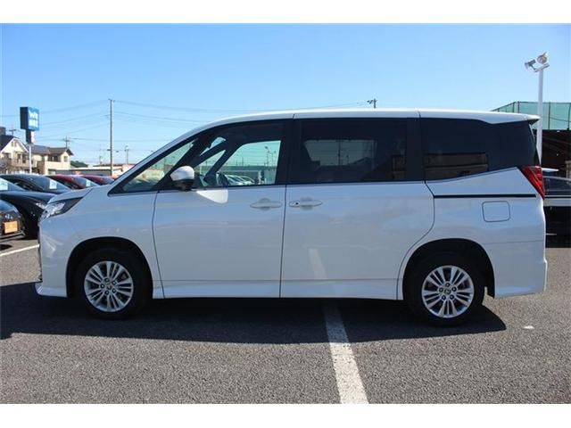 TOYOTA NOAH 4WD 2023 Image 31