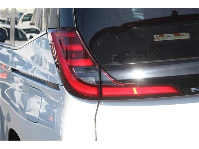 TOYOTA NOAH 4WD 2023 Image 31