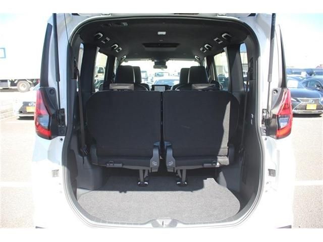 TOYOTA NOAH 4WD 2023 Image 31