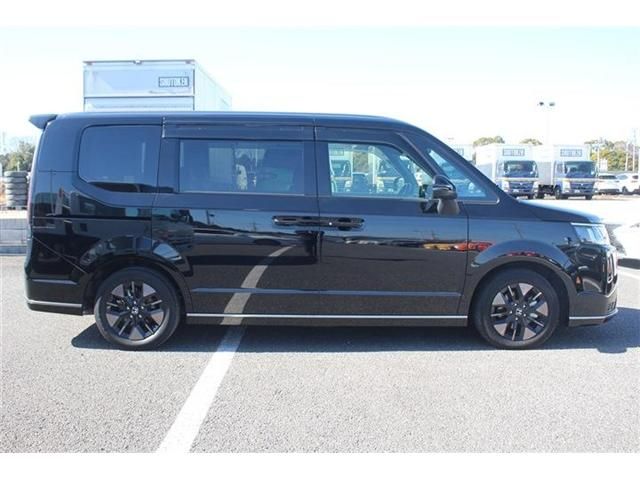 HONDA STEPWAGON E:HEV SPAD 2022 Image 31