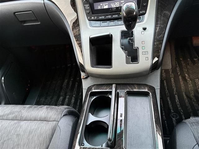 TOYOTA ALPHARD HYBRID 4WD 2014 Image 31