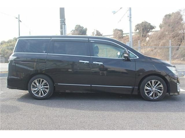 NISSAN ELGRAND 2014 Image 31