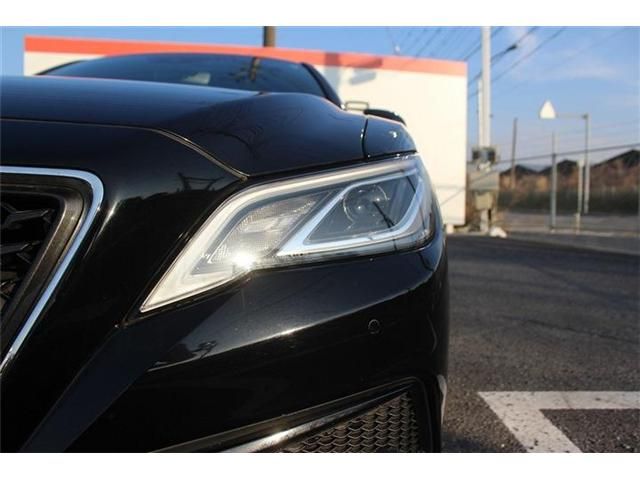 TOYOTA CROWN SEDAN HYBRID 2018 Image 31