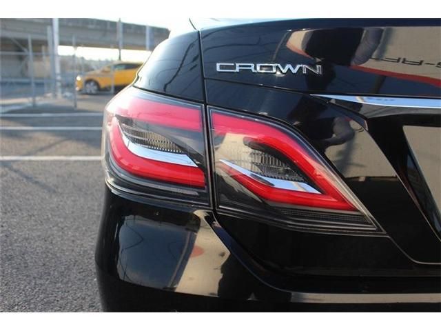 TOYOTA CROWN SEDAN HYBRID 2018 Image 31