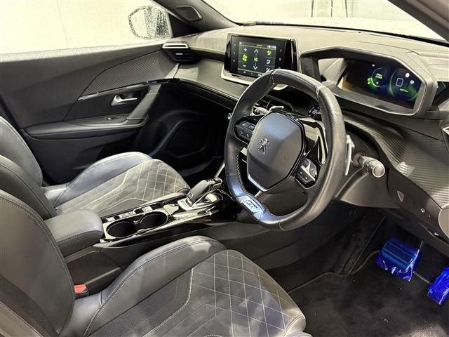 PEUGEOT 2008 2020 Image 31