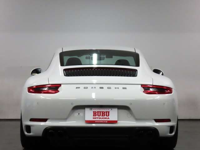 PORSCHE 911 2018 Image 31